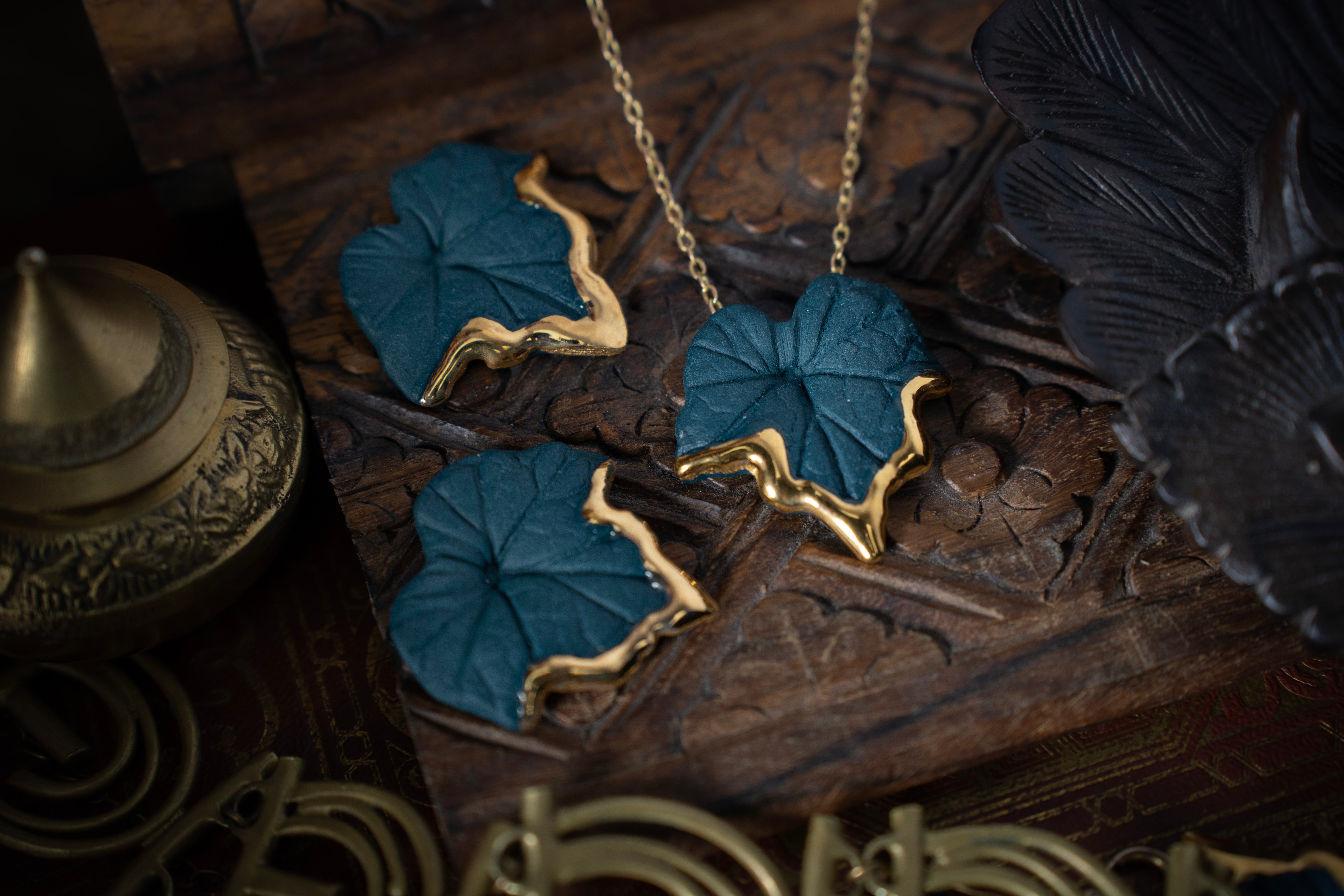 Frozen Ivy Leaf Necklace